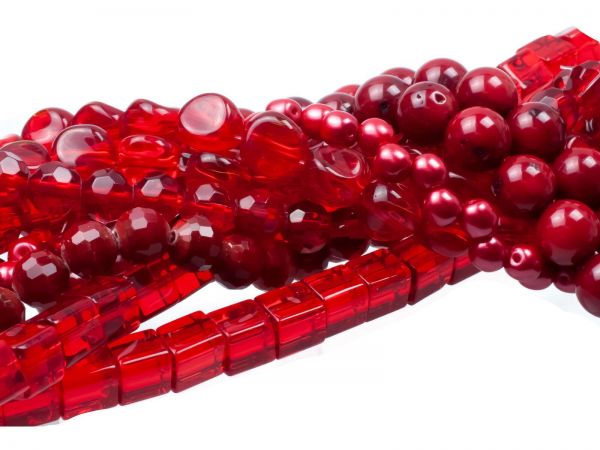 Glasperlenmischung Schlifffperlen, Koralleperlen, Würfel 6 Stränge, rot, über 200 Perlen