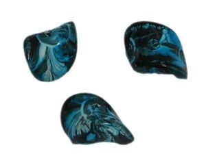 Glasperle nugget marmoriert ca. 9x6mm, schwarz/blau