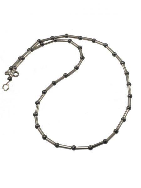 Halskette mit Hämatitperlen und Edelstahlröhrchen, 55cm lang
